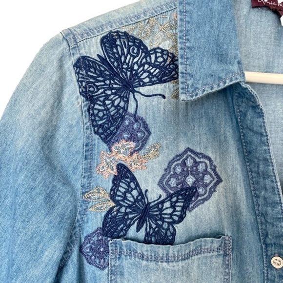 GLORIA VANDERBILT Chambray Shirt Butterfly Medley Embroidered Blue Women Size L - Picture 8 of 16